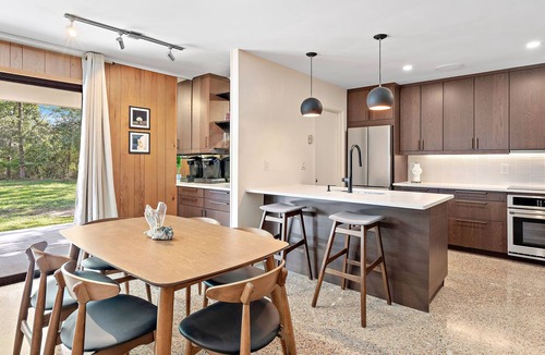Slidell House | Newly Renovated Mid Century Modern Home - 30 Minutes From New Orleans
