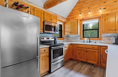 Sister Bay Cabin | Newly Updated Log Home on 5 acres - The Great Escape