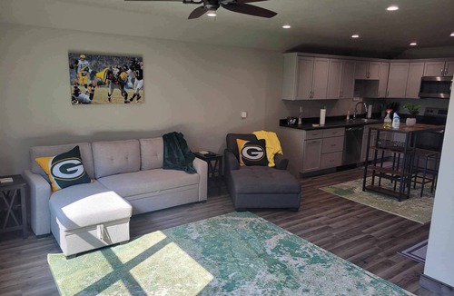 Kaukauna Condo | NFL Draft - 2-bedroom condo in Kaukauna with 20Min from Lambeau Field