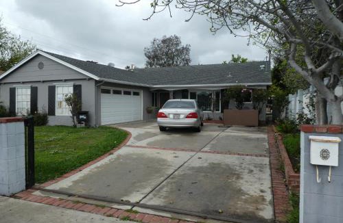 Northridge House | Nice Northridge 4-2-2 home near CSUN and Pierce College