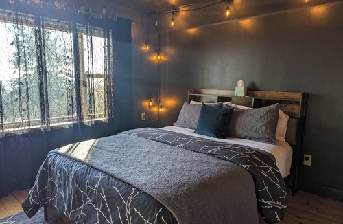 Grand Marais Hotel | Nighthawk at Feather Nest Inn