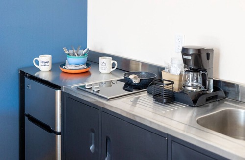 Nisswa Bed & Breakfast | Nisswa Hotel & Suites – Edward Lake Family Suite - Kitchenette