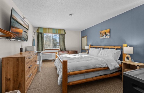 Nisswa Bed & Breakfast | Nisswa Hotel & Suites – Edward Lake Family Suite - Kitchenette