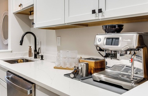 Old Town North Condo | No Car Needed! Condo in Old Town Alexandria