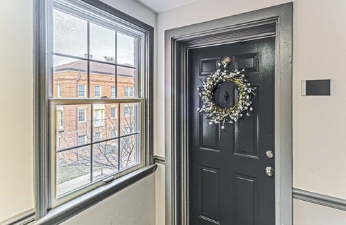 Old Town North Condo | No Car Needed! Condo in Old Town Alexandria
