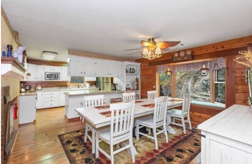 Three Rivers Cabin | No Cleaning Fee ~ Awesome Views~8Beds~Near Restaurants & Sequoia Park
