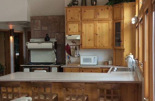 Flagstaff Cottage | NO PHONE, NO POOL, NO CIGARETTES, NEAR ARIZONA TRAIL, FOREST ADJACENT