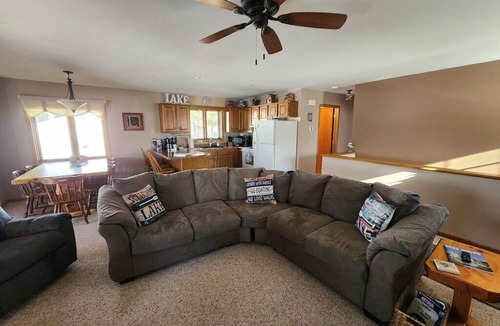 Wautoma Cabin | No steps to the lake/sandy beach/hot tub/fireplace/amazing sunsets