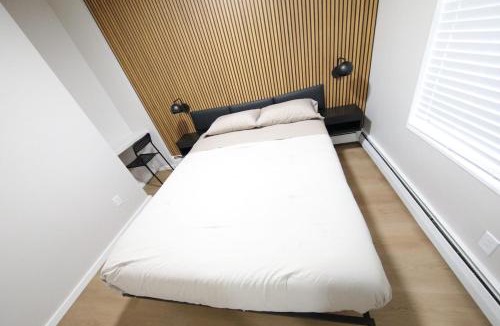 East Boston Apartment | NomadiQ - Walk to Airport, 5 min to Downtown 01