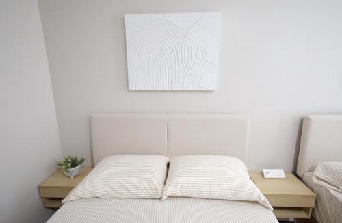 East Boston Apartment | NomadiQ - Walk to Airport, 5 min to Downtown 01