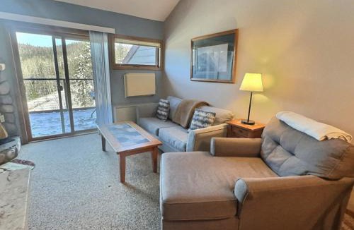 Lutsen House | North Shore ski-in/ski-out loft with hot tub