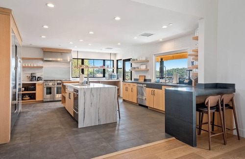 Templeton House | Oak & Vine Vineyard House | Sleeps 21 | Views