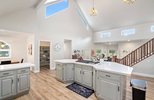 Paso Robles House | Oaks and Roses Ranch - Pool/Spa! Bocce, Volleyball and Firepit!