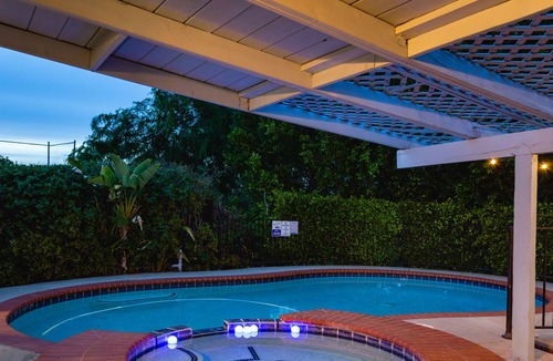 Walnut House | Oasis pool home 16 mi to Disney