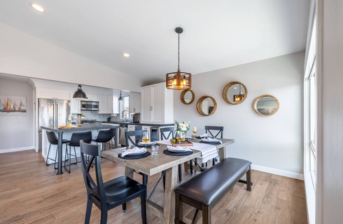 West Newport House | Ocean Breeze II by AvantStay | Steps to the Beach!