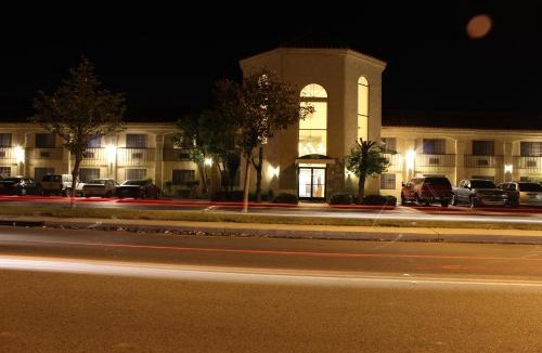 Santa Paula Hotel | Ocean Gateway Inn