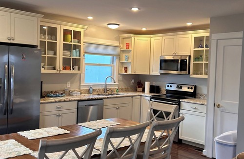 Dewey Beach House | Ocean Side 3 Bedroom - Steps to Beach - Screened in Porch & Deck!