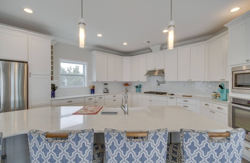 Ocean Springs House | Ocean Springs 'Magnolia Beach House' on Pvt Beach!