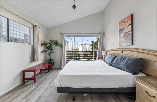 Silver Strand Apartment | Ocean View Beach Stay w/Pool Table & Bikes