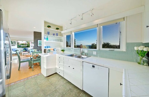 Cardiff-by-the-Sea House | Ocean View Deck! | Walk to the Beach | King Suite