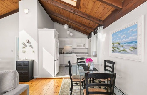 Plymouth House | Ocean View | King Beds | Private Deck | Firepit-AC