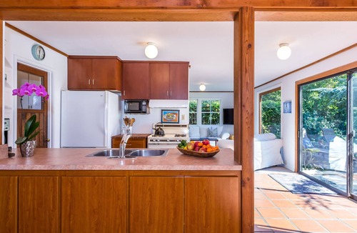 Carpinteria House | Ocean Views, Large gorgeous 2 bedroom 2 bath room 2 minutes to the beach.
