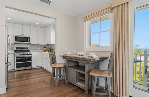 East Mesa Apartment | Ocean Whispers from the Sea