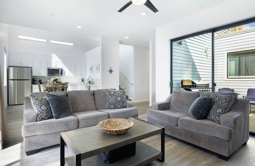 Oceano Cottage | Oceanfront 2BR + Rooftop Deck, & Beach Access Strand Way B