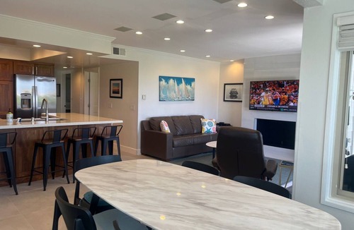 Balboa Peninsula Apartment | Oceanfront/Beachfront/Boardwalk/Newport Beach, Extra Large Patio/Fast Internet