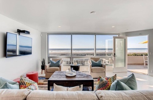 Central Mission Beach Condo | Oceanfront Gem | Ocean Views for Days