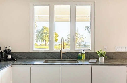 East Mesa House | Oceanfront Luxury, Beach Access, Clear Views, Spa, Steam Shower, Enclosed Yards.