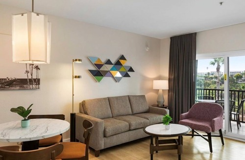 Oceanside Apartment | Oceanside | Sunset Coast | Pool & Hot Tub