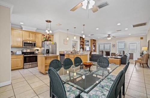 Dauphin Island House | Off The Hook - 2433 Bienville