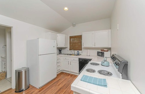 Bay St Louis House | Old Town Beach Bungalow~ 2 blocks from Main St. and Beach Blvd.