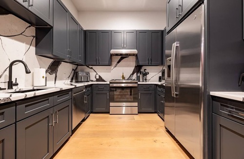 Central Business District Apartment | On Parade Route | Luxury Hotel