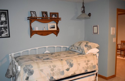 Cascade Apartment | On the edge of the scenic Kettle Moraine State Forest