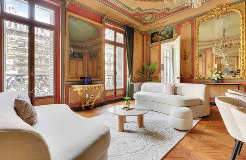 L'Europe Apartment | One-of-a-Kind Sumptuous Home near Parc Monceau