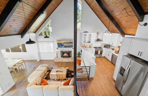 Lake Arrowhead Cottage | OpenConcept/Lake Access 5 BedRoom/10beds/GatedBackyard/SwingSet/GameRM BonusRoom