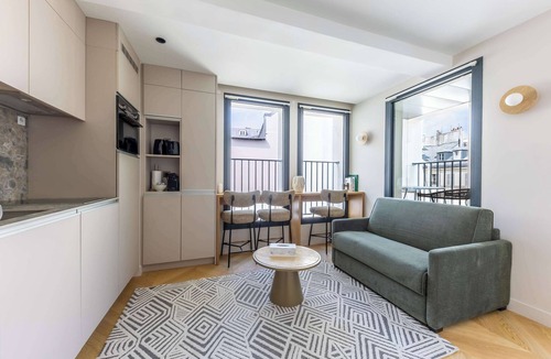 Chaussee-d'Antin Apartment | Opera - 2 Bdr/2 living rooms connecting apart.