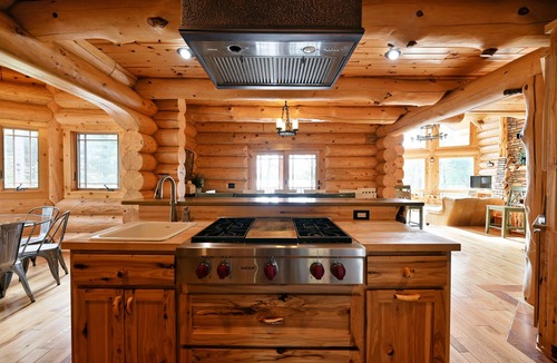 Hayward House | Osprey Home Getaway | Secluded | Beautiful Lake View | Private Dock
