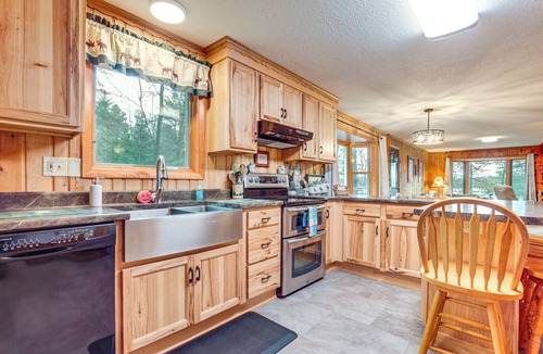 Arbor Vitae Cabin | Outdoor Lover's Paradise w/Dock & Fire Pit!