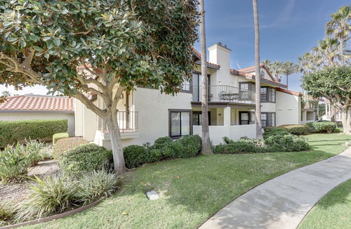 Oxnard Shores House | Oxnard Resort Townhome: Pool & Beach Access!