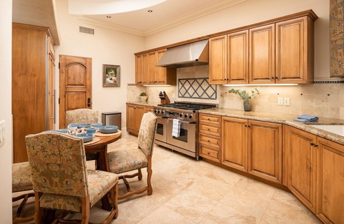 North Pacific Beach House | Pacific Beach Crystal Shores Villa w/Spa