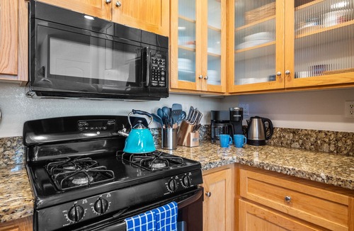 Pacific Beach House | Pacific Beach Dreamin' - AC, Garage, Walk to Beach & Town