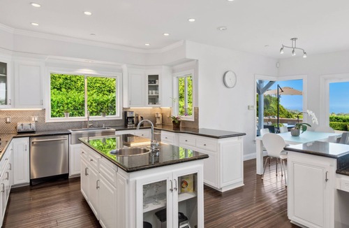 Central Malibu House | Pacific View in Malibu/Pool/Hot Tub/View/High-End
