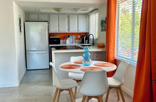 Baristo Condo | Palm Springs Desert Dream, updated 1 BR condo, comfortable, retro-feel appeal