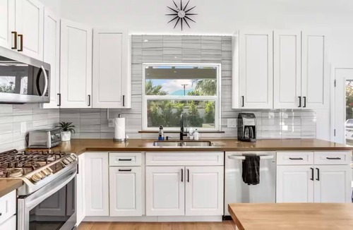 Racquet Club South House | Palm Springs Pool Home - Spa + Family Retreat