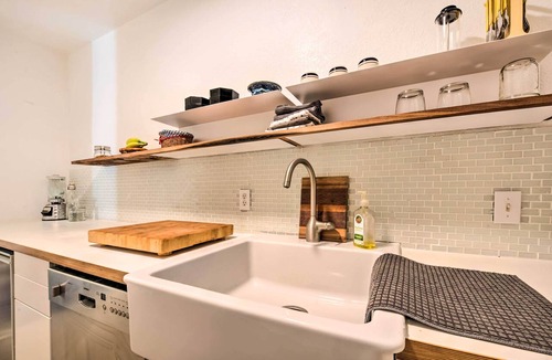 Racquet Club West Apartment | Palm Springs Retreat w/Pool Access & Valley Views