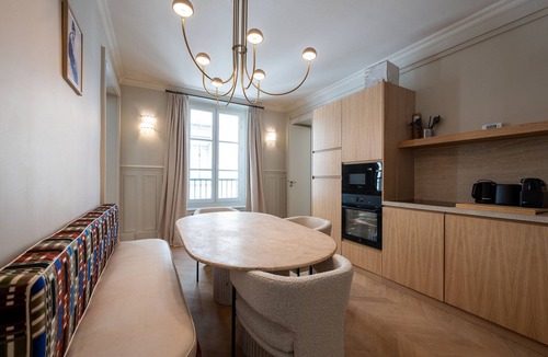 Quartier de la Place-Vendome Apartment | Par044 - 3 bedroom apartment next Vendôme