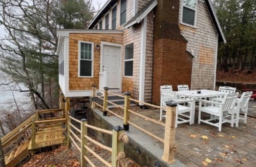 Bourne House | Paradise View Getaway - 4BR2BA - Stunning Lakeview